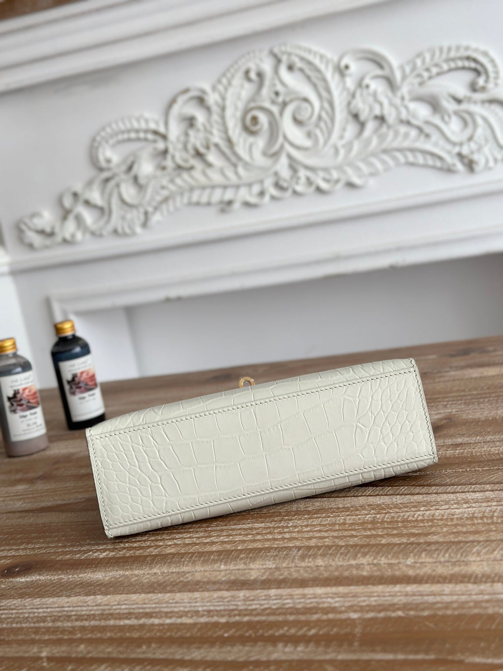 HM 25S KELLY MINI 22 CM IN CREAM WHITE LAMBSKIN WITH CROCODILE EMBOSSING AND GOLD HARDWARE