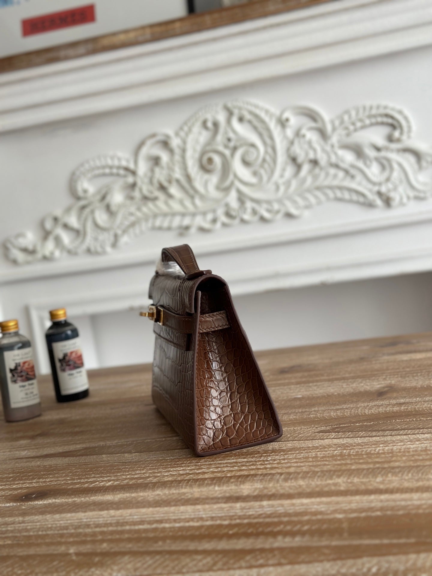 HM 25S KELLY MINI 22 CM IN BROWN LAMBSKIN WITH CROCODILE EMBOSSING AND GOLD HARDWARE