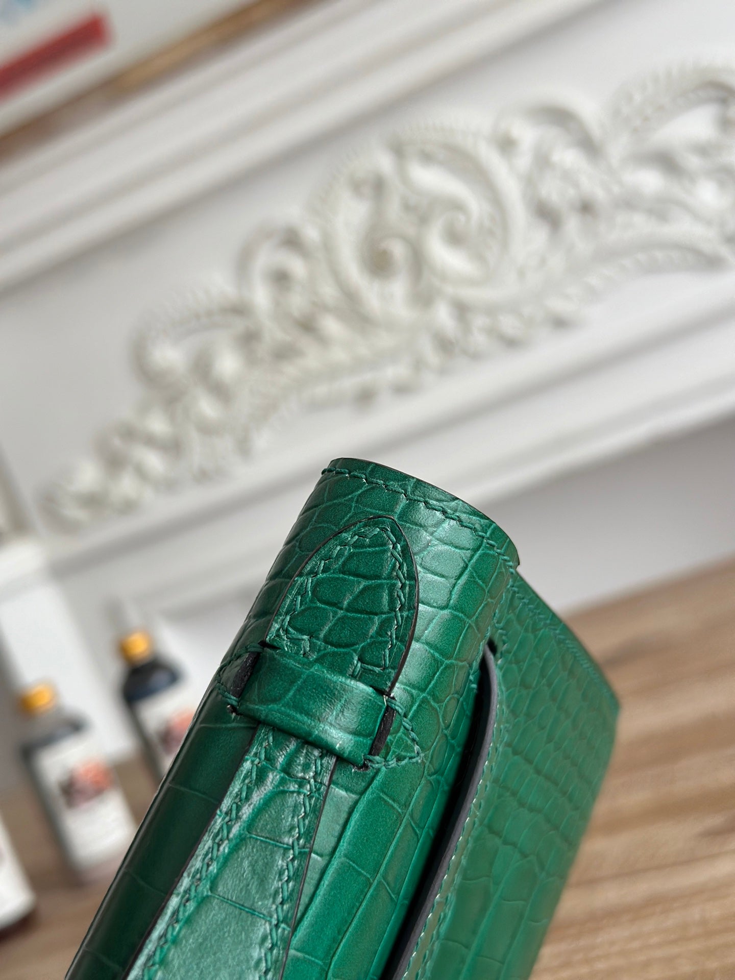 HM 25S KELLY MINI 22 CM IN DARK GREEN LAMBSKIN WITH CROCODILE EMBOSSING AND GOLD HARDWARE