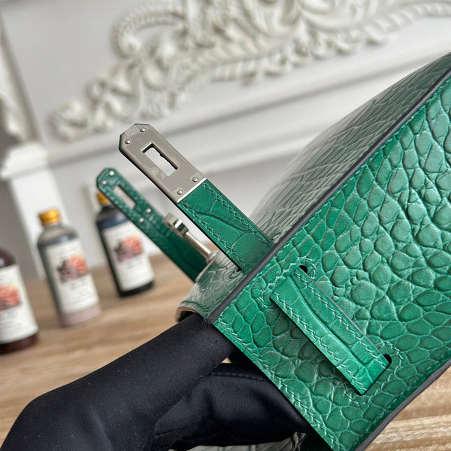 HM 25S KELLY MINI 22 CM IN DARK GREEN LAMBSKIN WITH CROCODILE EMBOSSING AND SILVER HARDWARE