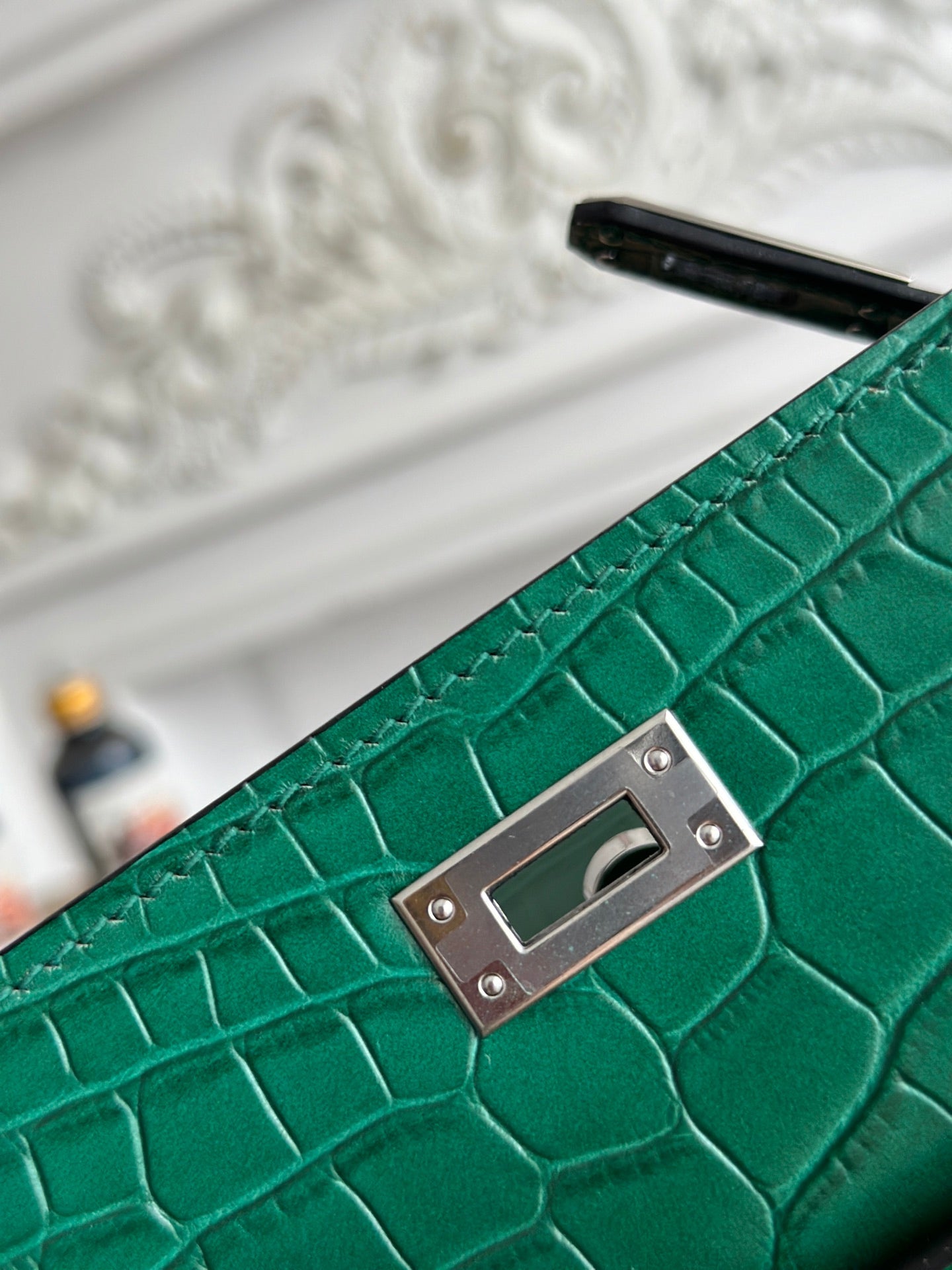 HM 25S KELLY MINI 22 CM IN DARK GREEN LAMBSKIN WITH CROCODILE EMBOSSING AND SILVER HARDWARE