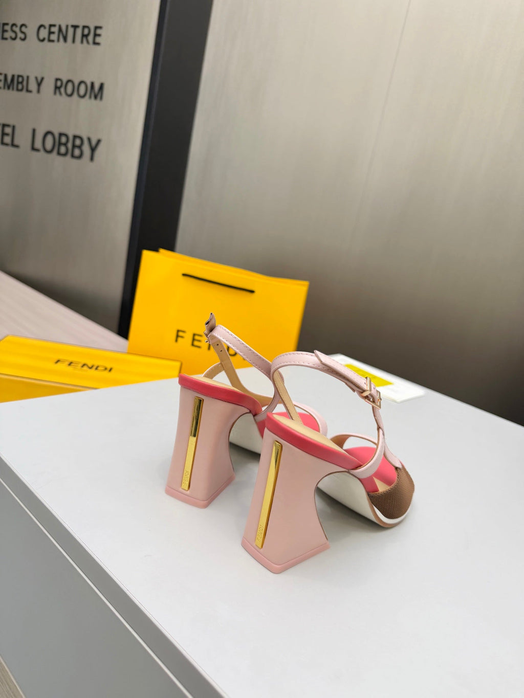 FENDI 26S SLINGBACK SANDALS IN LIGHT PINK CALFSKIN AND BROWN CANVAS
