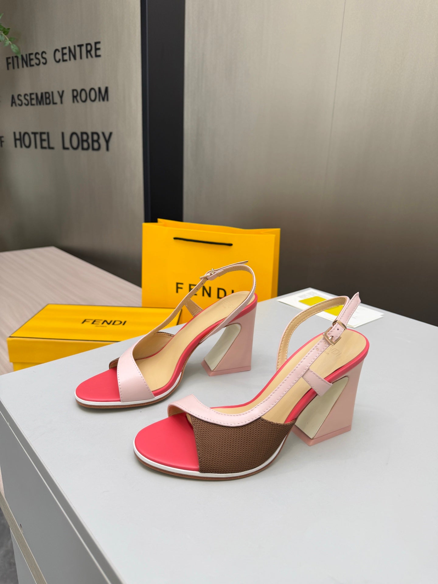 FENDI 26S SLINGBACK SANDALS IN LIGHT PINK CALFSKIN AND BROWN CANVAS