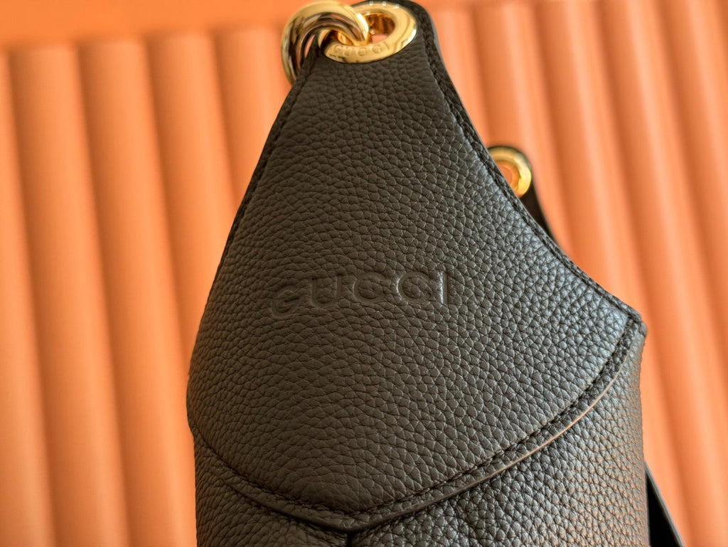 B LARGE SHOULDER BAG 49 IN BLACK SMOOTH LAMBSKIN