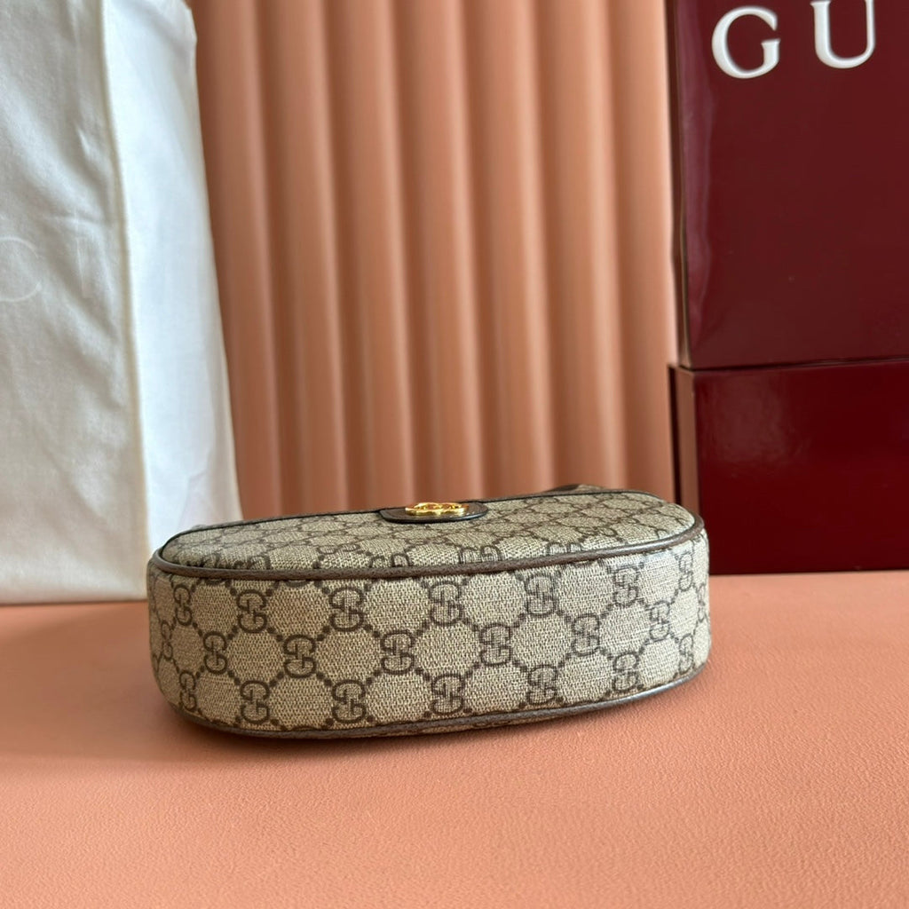 GG SUPREME SHOULDER BAG 20 BROWN IN CANVAS LOGO GOLD HARDWARE