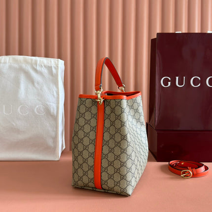 GUCCI 25S EMBLEM BAG 25 IN BEIGE AND BLACK CALFSKIN
