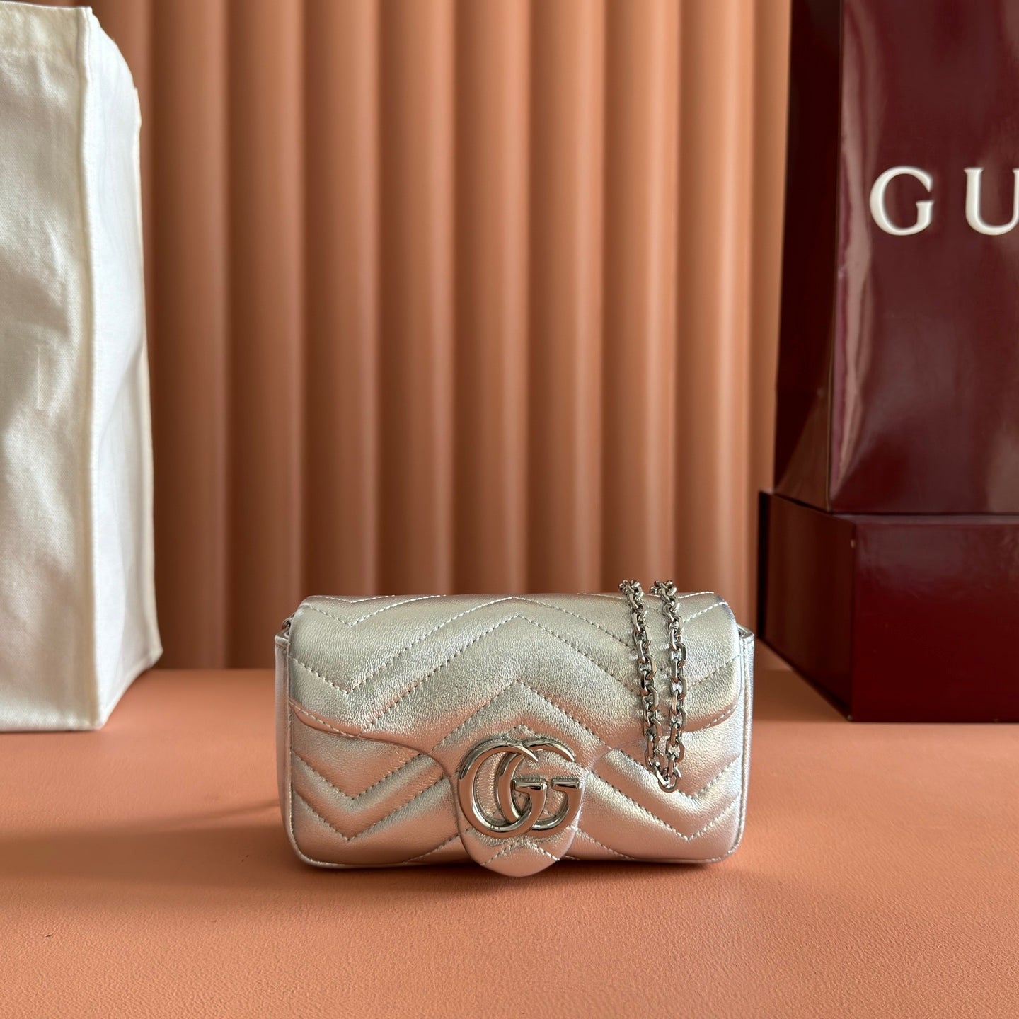 GUCCI 26S GG MARMONT BAG 16 IN SILVER LAMBSKIN
