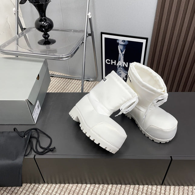 BALENCIAGA 25S ALASKA ANKLE BOOTS HIGH HEEL IN WHITE FABRIC STYLE 1