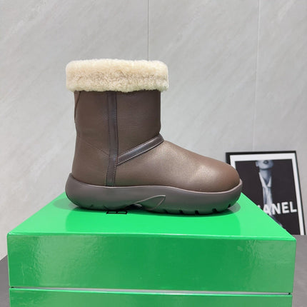 BOTTEGA VENETA 26S FUR-LINED ANKLE BOOTS IN DARK BROWN CALFSKIN AND WHITE WOOL