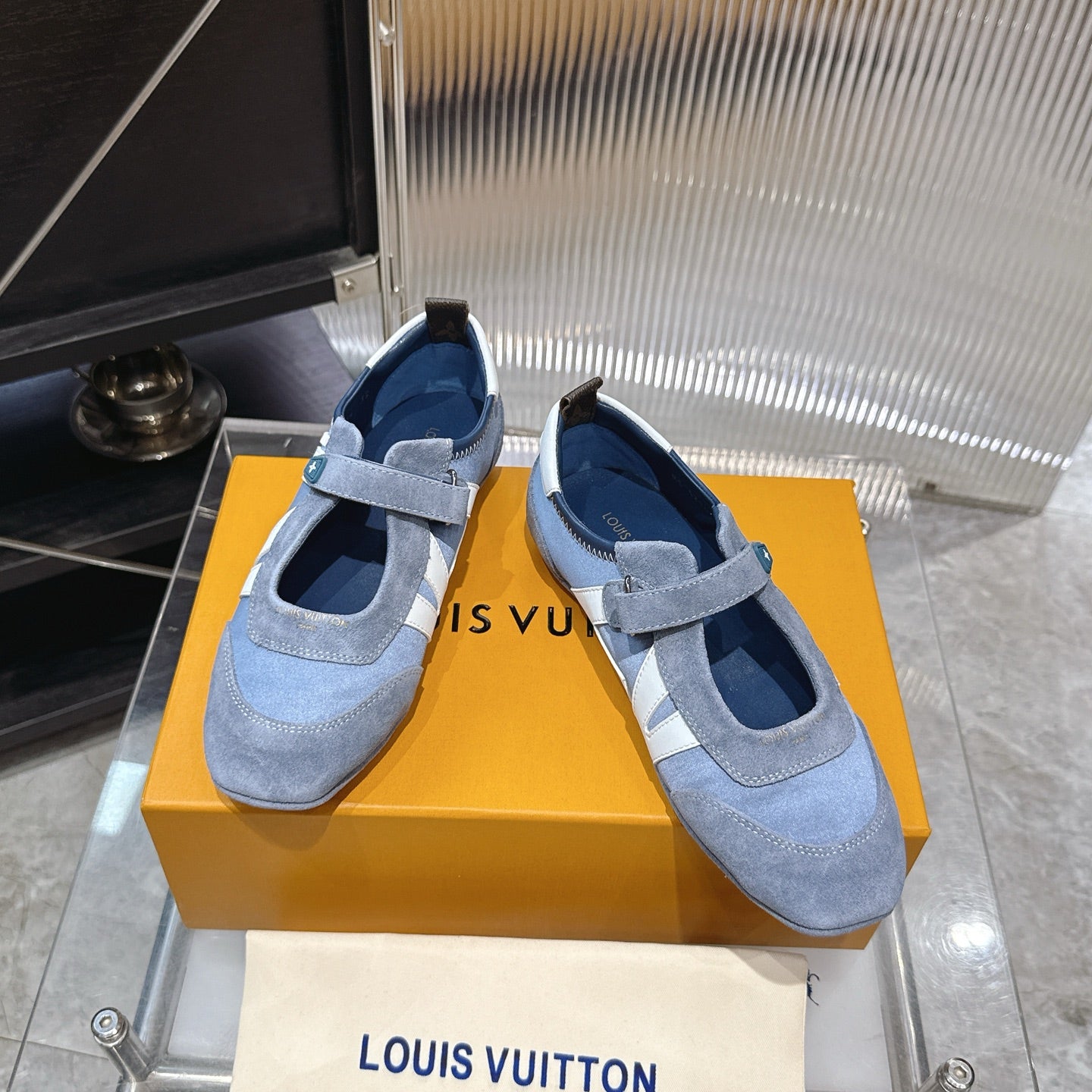 LV 26S SNEAKERINA MARY JANE IN BLUE SUEDE