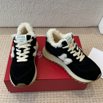 VIV' RUN SNEAKER IN BLACK SUEDE AND SHEARLING