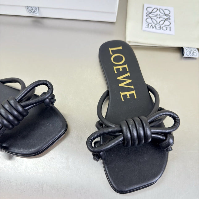 LOEWE 26S FLAMENCO KNOT SANDAL IN BLACK CALFSKIN