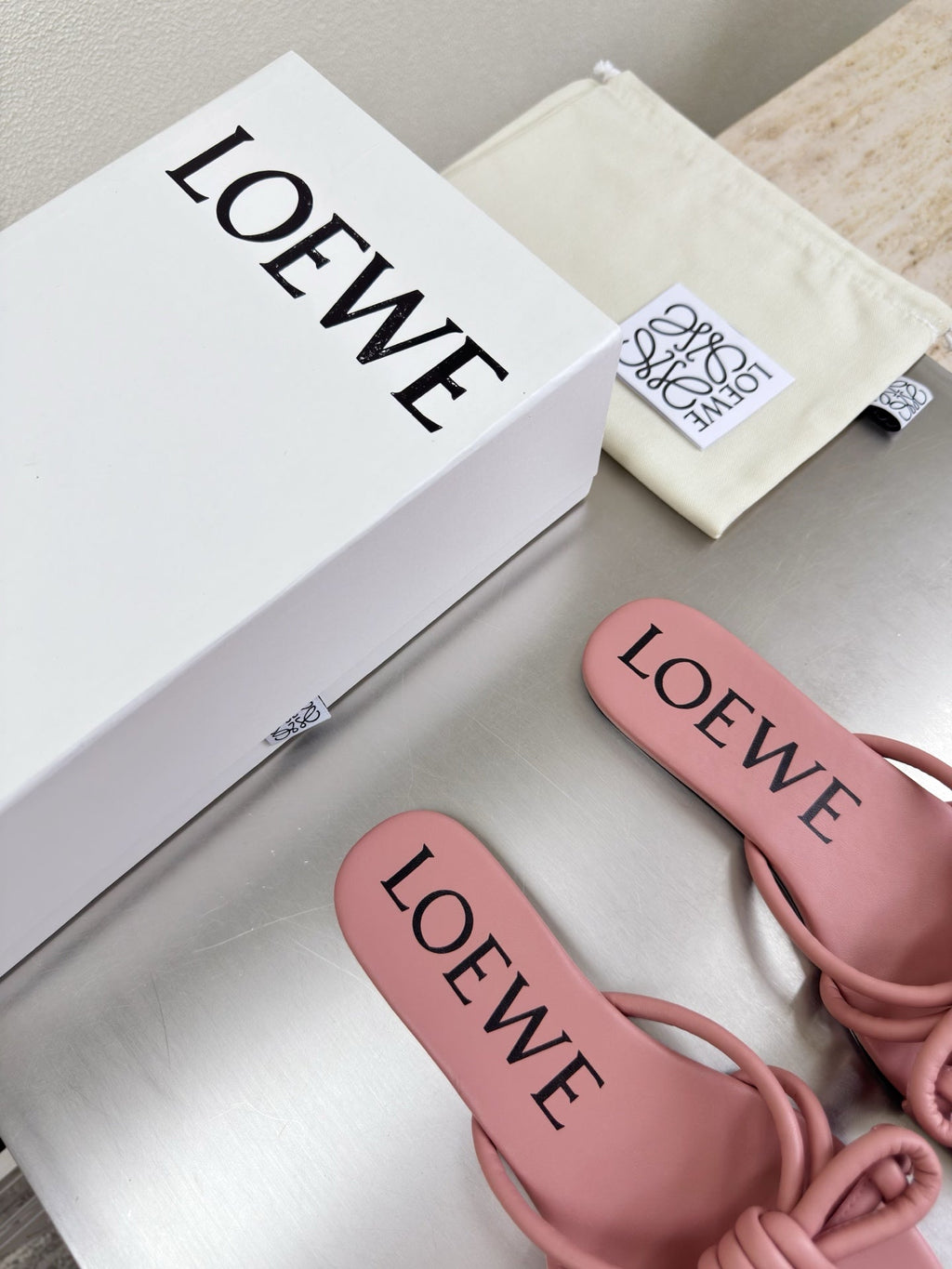 LOEWE 26S FLAMENCO KNOT SANDAL IN PINK CALFSKIN