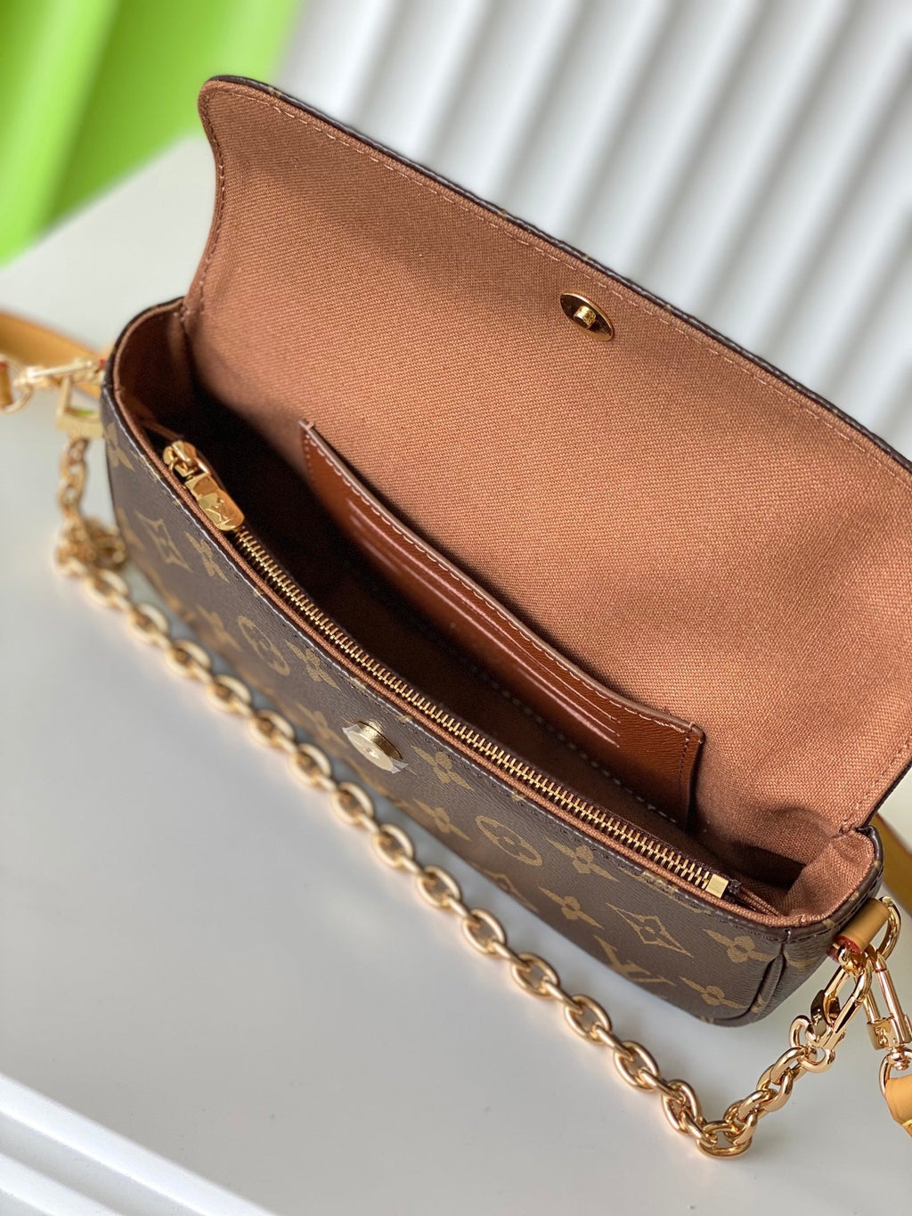WALLET ON CHAIN IVY 23.5 IN BROWN MONOGRAM CANVAS GOLD LOCK