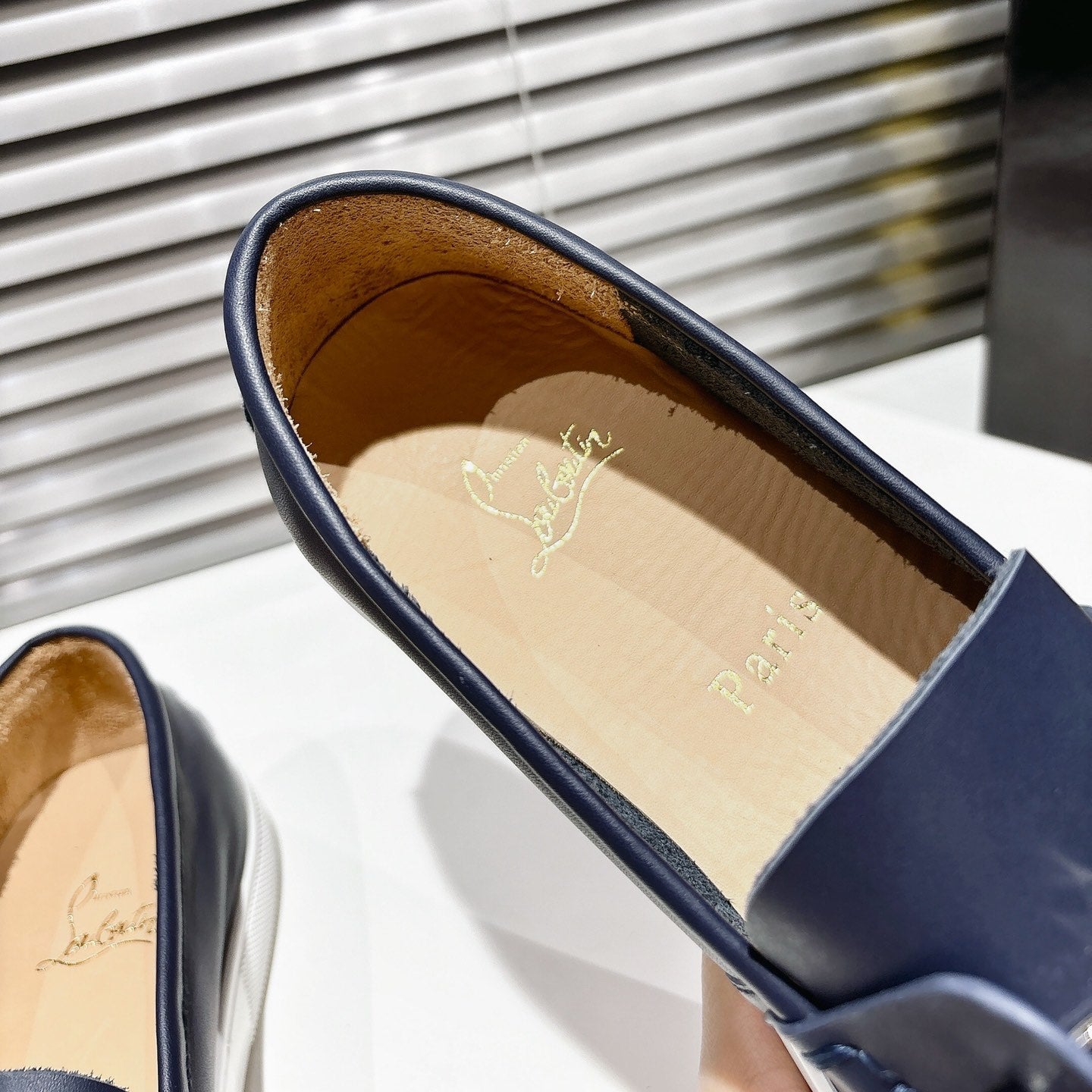 CHAMBELIBOAT REVERSED NUBUCK BOAT SHOES IN NAVY BLUE SHINY CALFSKIN