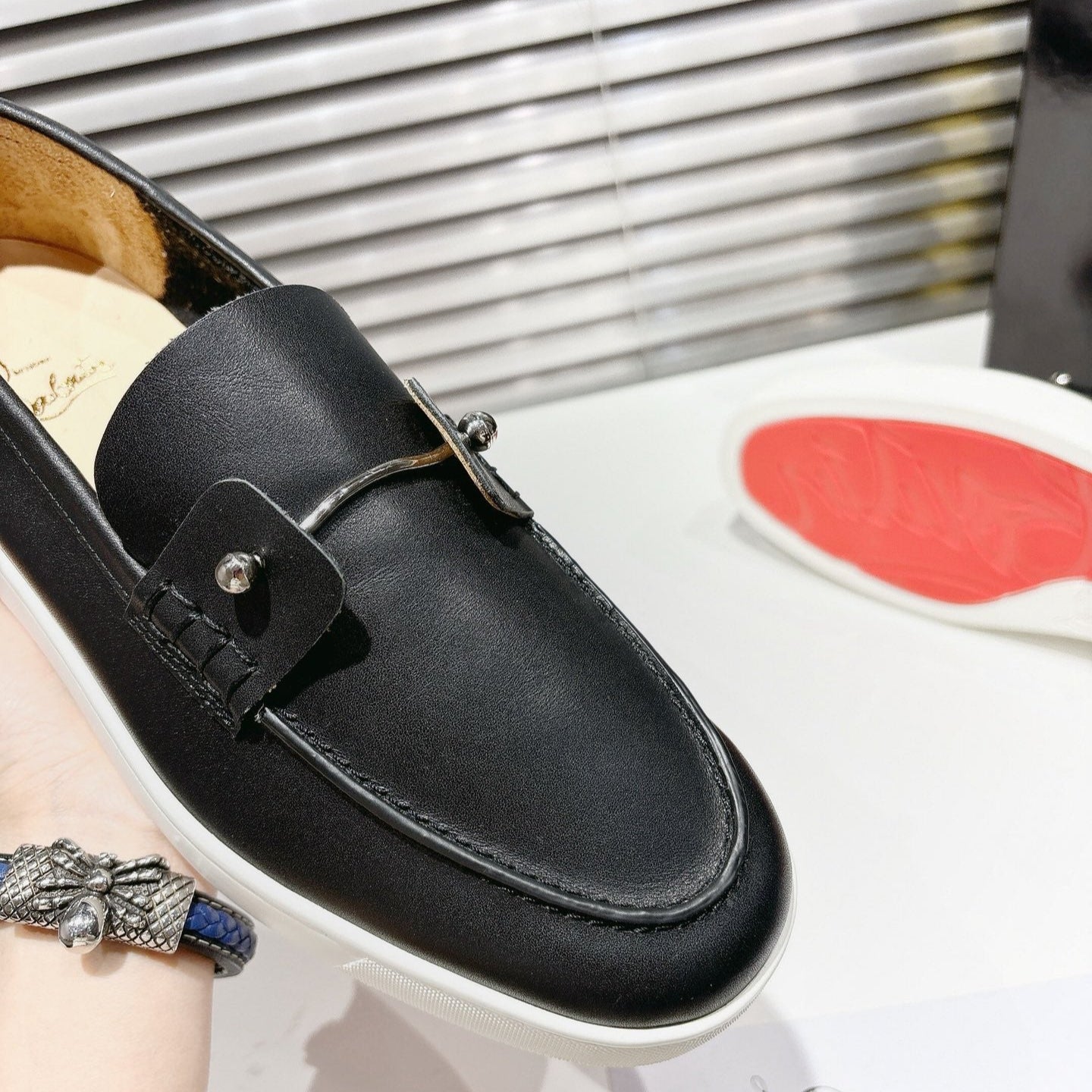 CHAMBELIBOAT REVERSED NUBUCK BOAT SHOES IN BLACK SHINY CALFSKIN