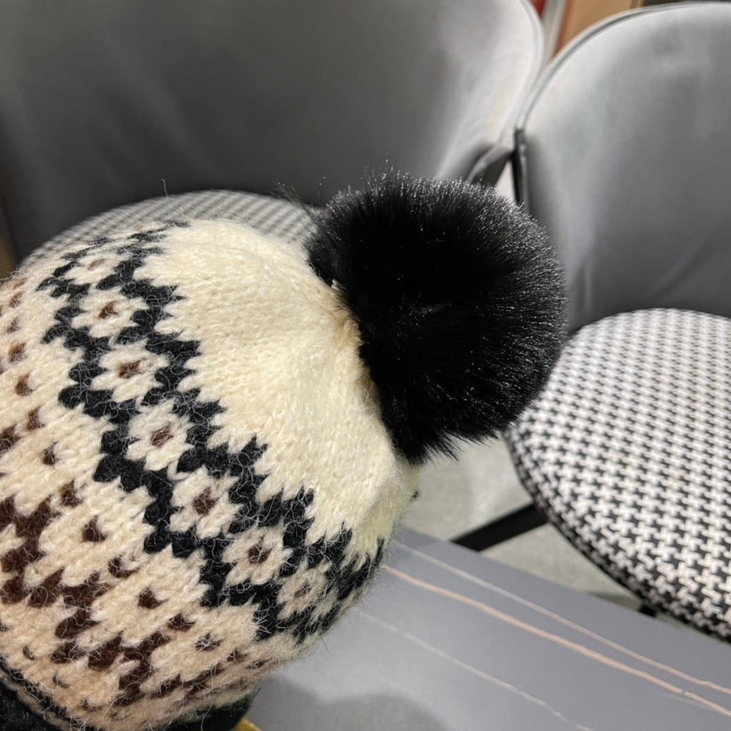 BEANIE HAT IN COLORFUL WOOL 394006