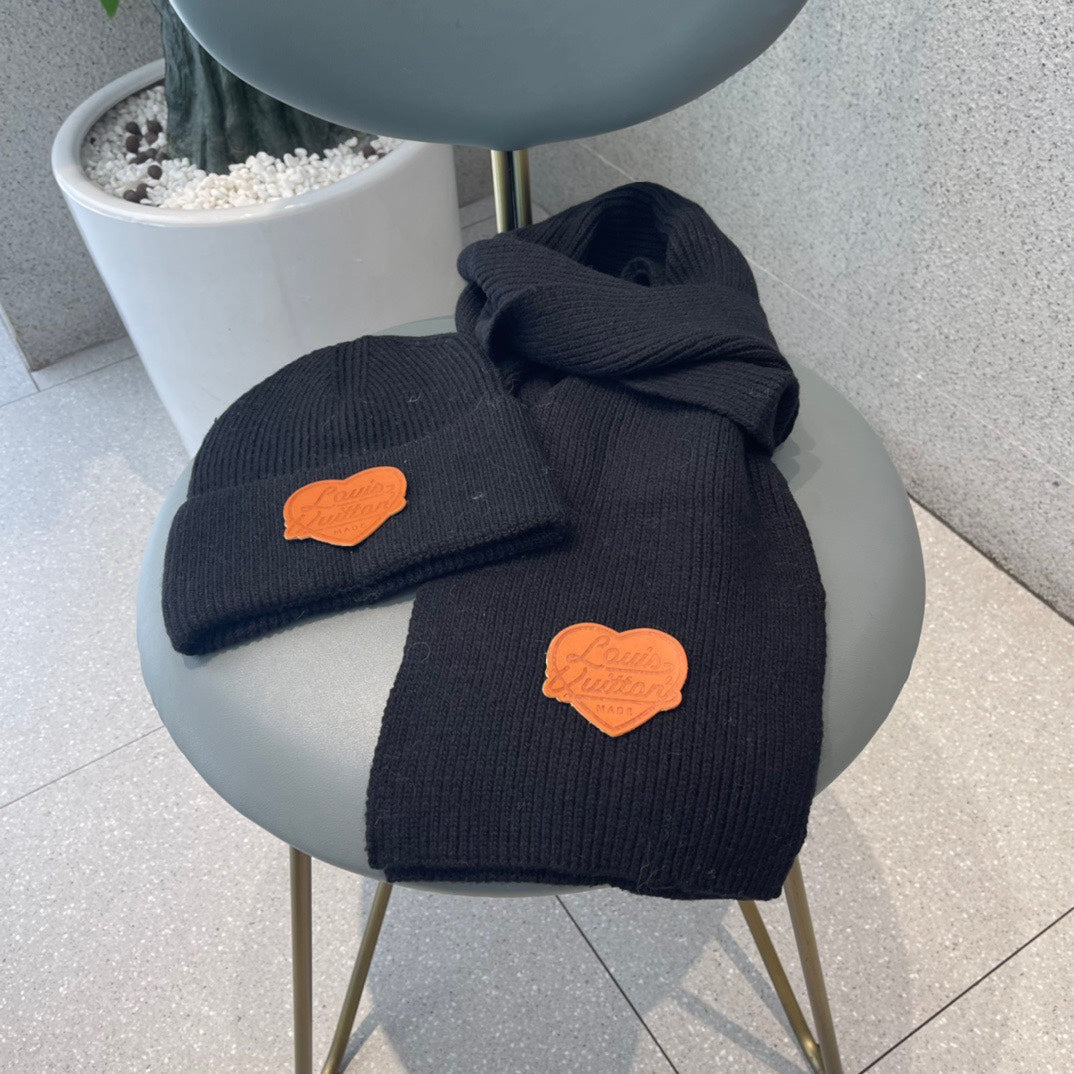 SET SCARF AND HAT IN BLACK WOOL 414794