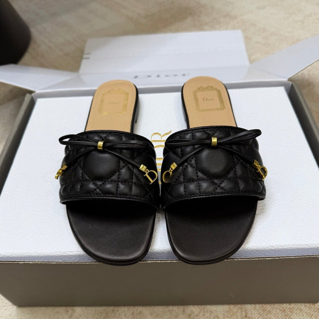 DIOR 26S DWAY CANNAGE SLIDE IN BLACK LAMBSKIN