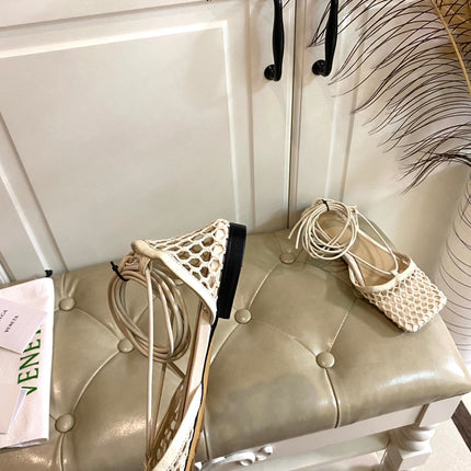 STRETCH LACE-UP FLAT SANDAL IN WHITE CREAM METALLIZED MESH AND LEATHER