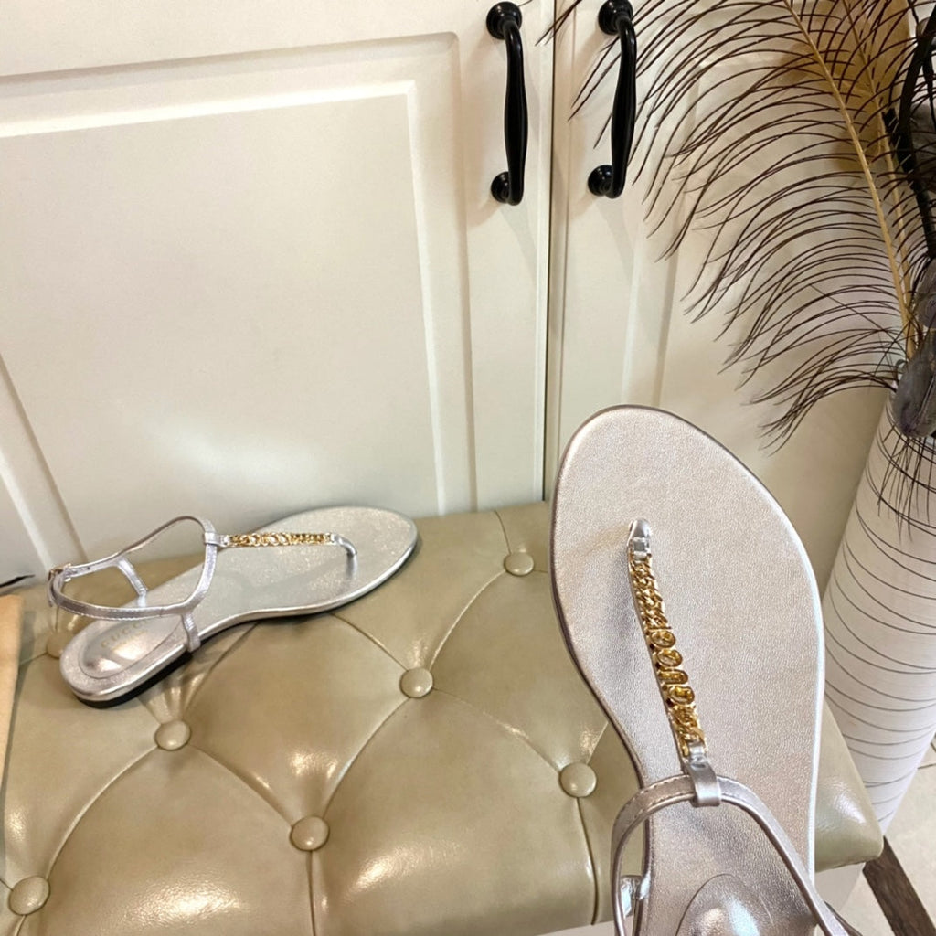 GG SIGNORINA THONG SANDALS IN SILVER SHEEPSKIN