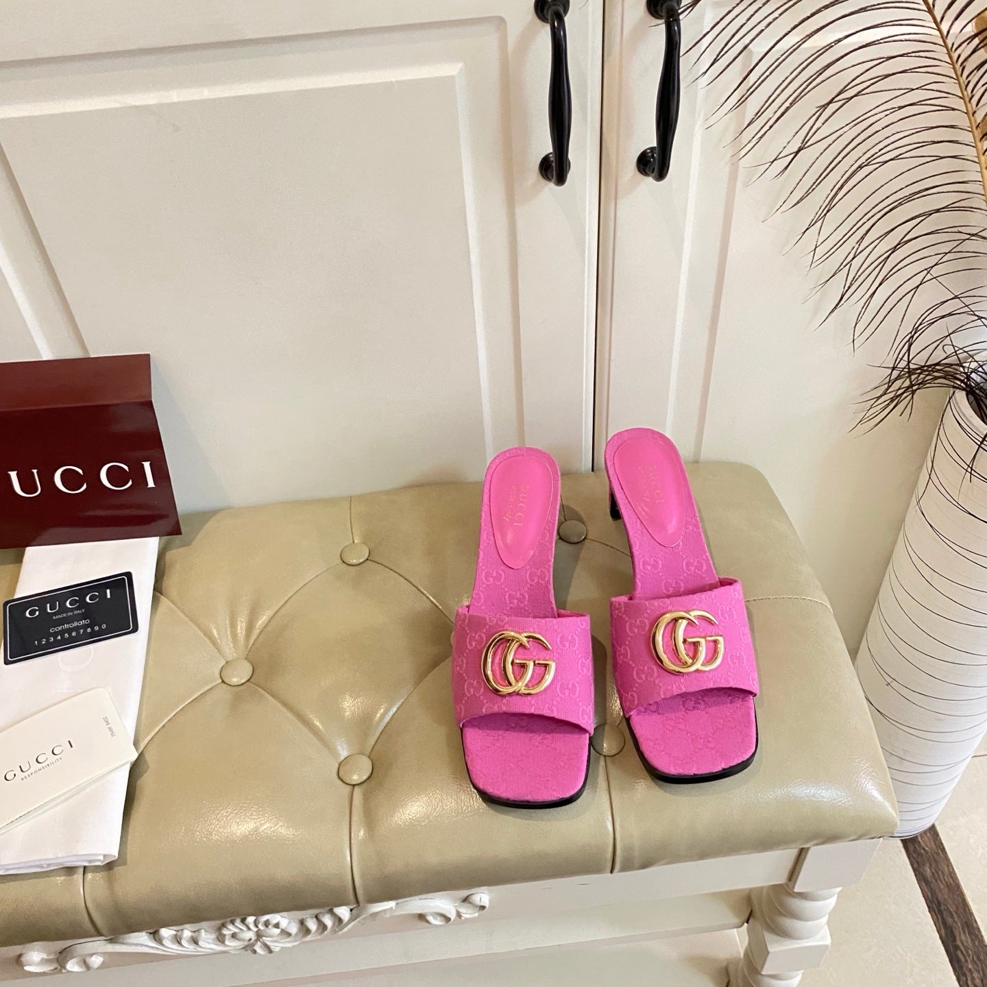GUCCI 26S HIGH-HEELED SANDALS IN PINK CANVAS WITH GOLD HARDWARE