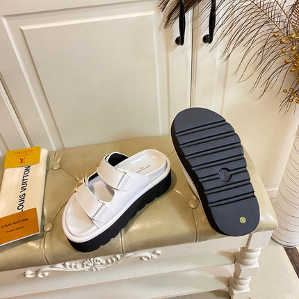 LV 26S WEDGE SLIDES 45 MM IN WHITE CALFSKIN