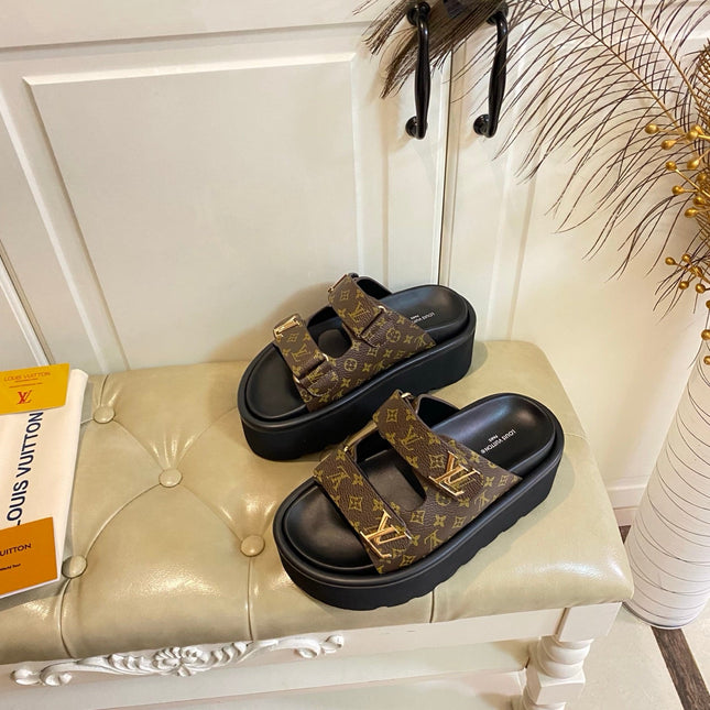 LV 26S WEDGE SLIDES 45 MM IN DARK BROWN MONOGRAM COATED CANVAS