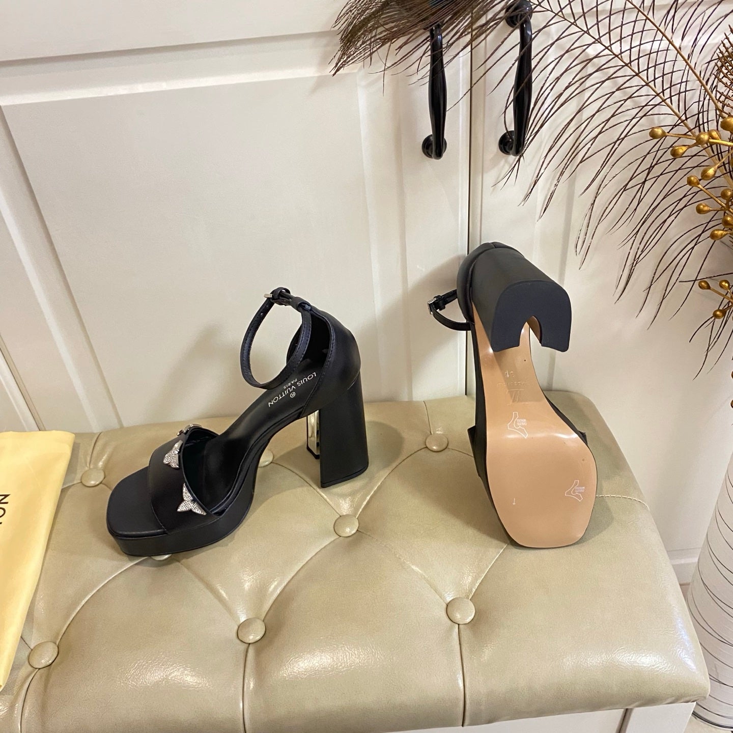 LV 26S HIGH-HEELED SANDALS 110 MM IN BLACK CALFSKIN