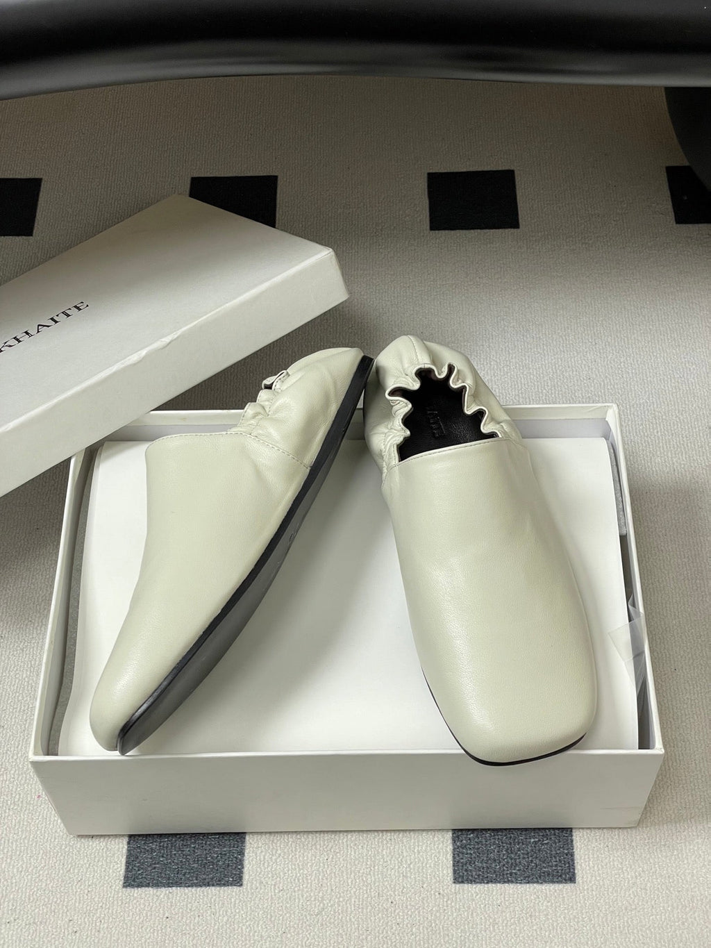CELINE 26S ELASTIC-BACK FLAT SHOES IN WHITE LAMBSKIN