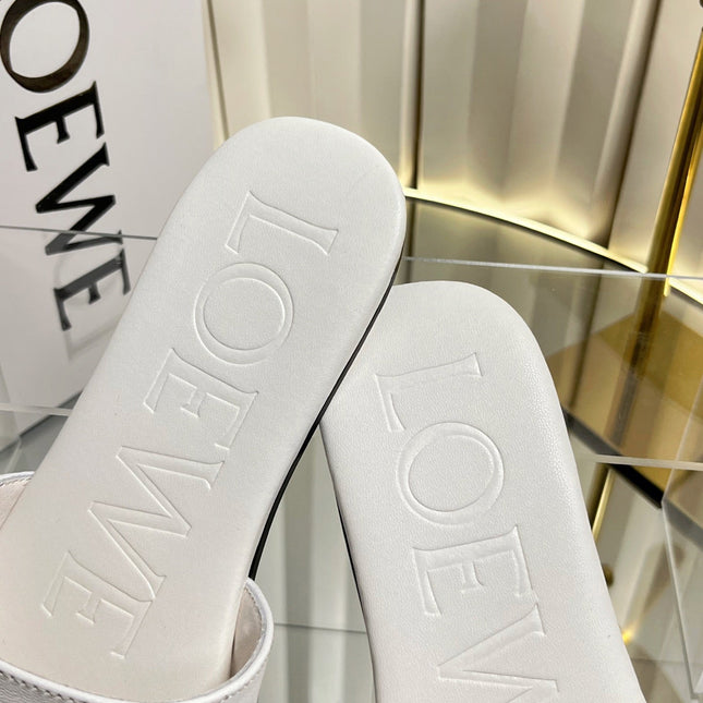LOEWE 26S LOGO-EMBROIDERED SANDALS IN WHITE CALFSKIN