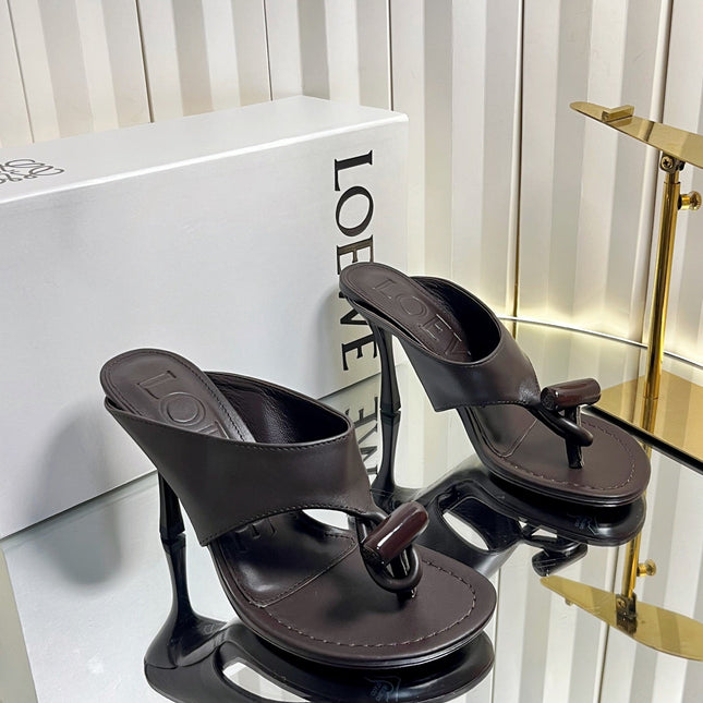 LOEWE 26S HEELED THONG SANDALS 90 MM IN DARK BROWN CALFSKIN