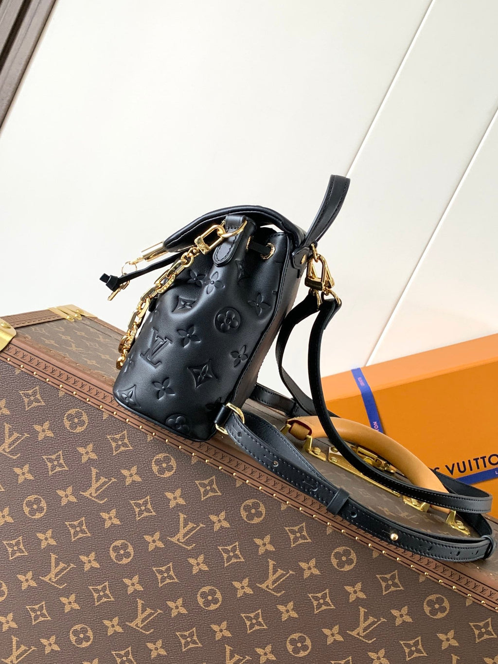 LV COUSSIN BACKPACK CRAFTED FROM 20 IN BLACK MONOGRAM CALFSKIN