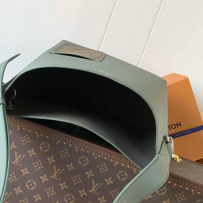 LV 26S VERSO HOBO BAG 33 IN PASTEL GREEN CALFSKIN