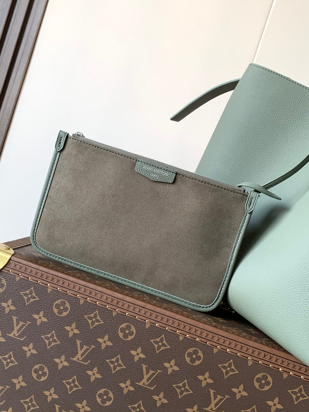 LV 26S VERSO HOBO BAG 33 IN PASTEL GREEN CALFSKIN