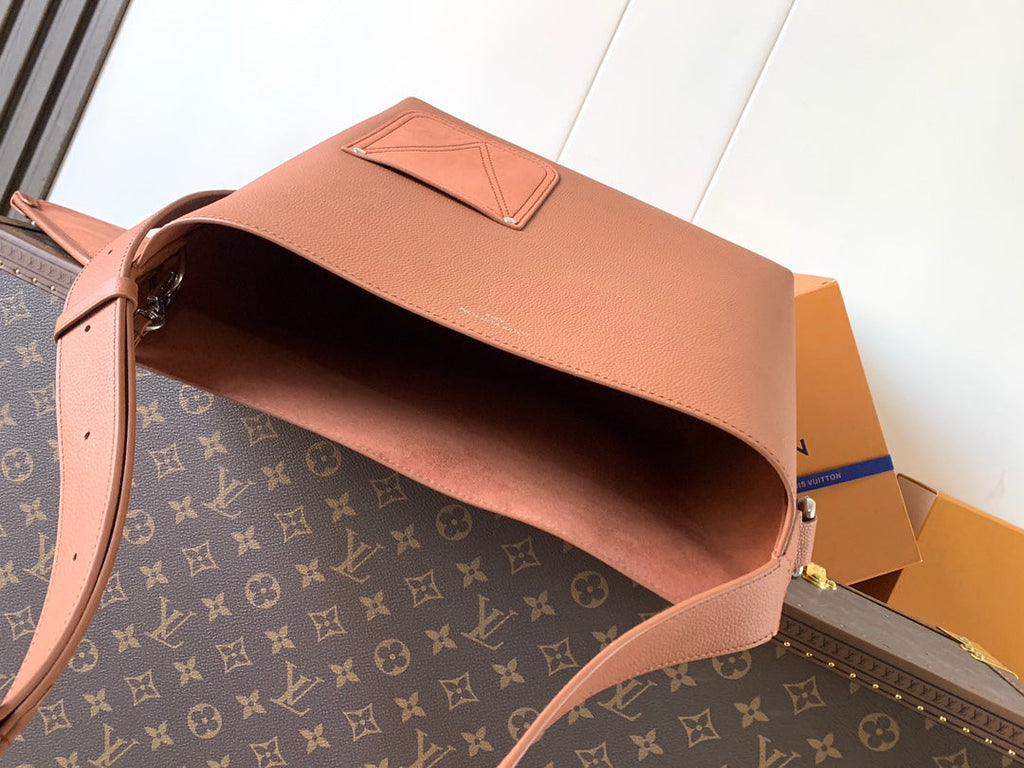 LV 26S VERSO HOBO BAG 33 IN BURNT ORANGE CALFSKIN