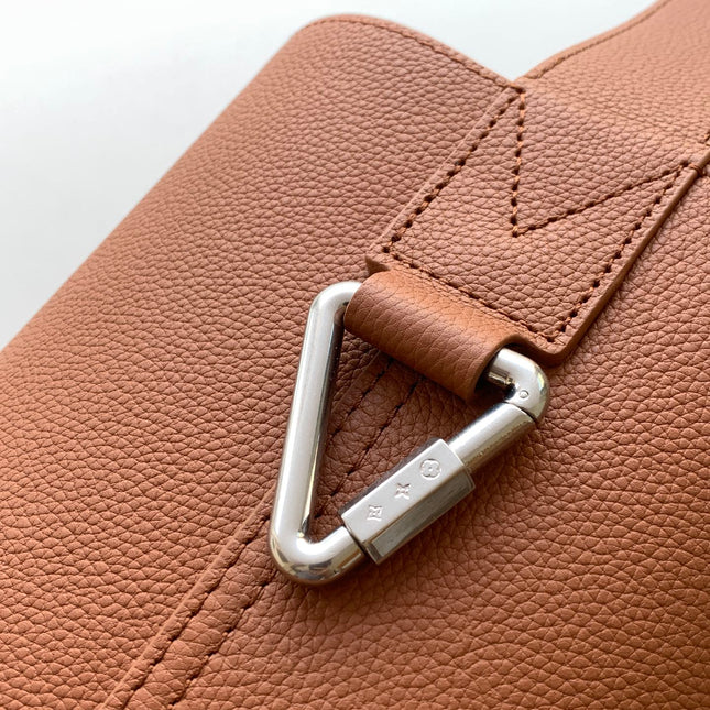LV 26S VERSO HOBO BAG 33 IN BURNT ORANGE CALFSKIN