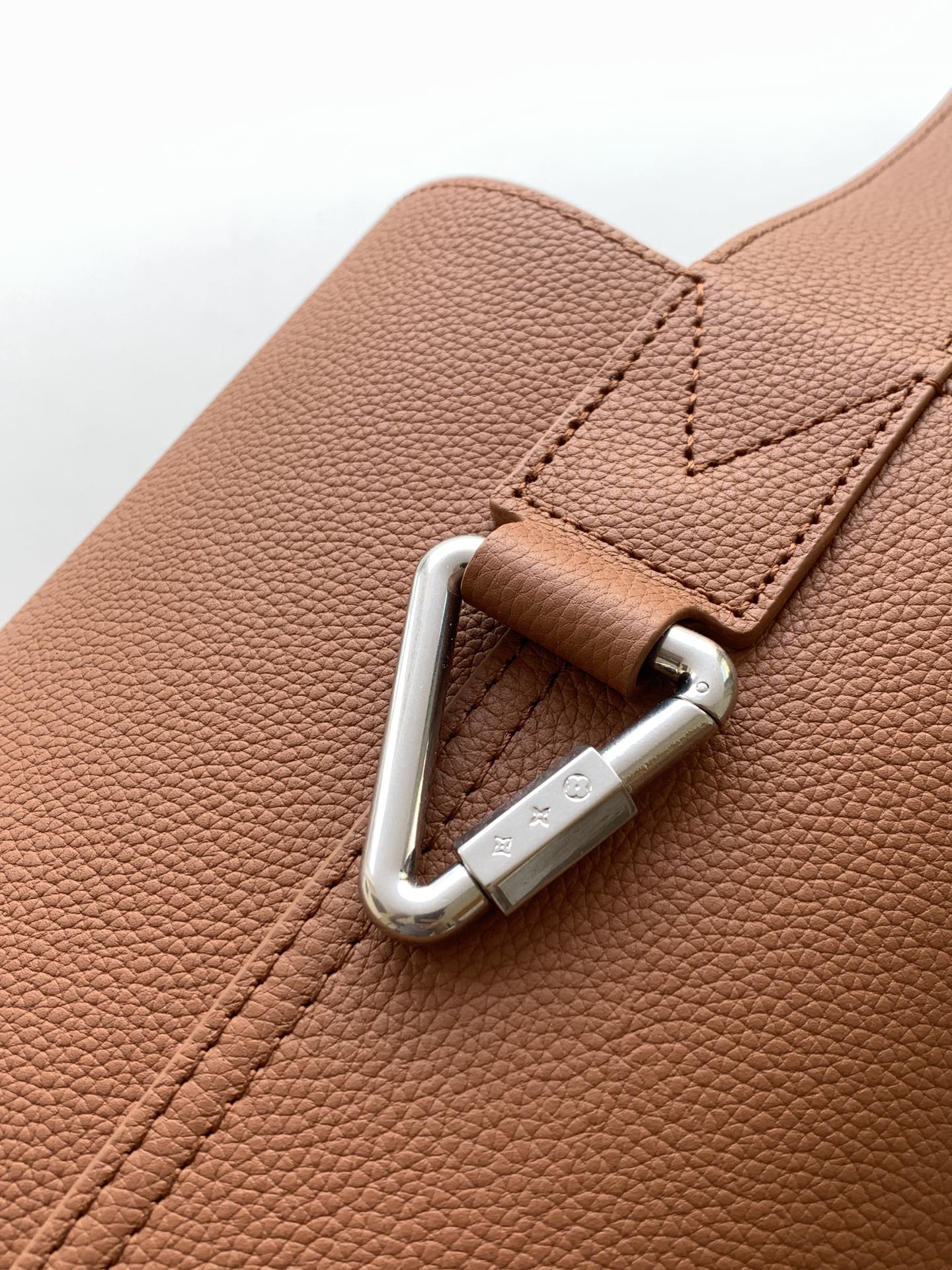 LV 26S VERSO HOBO BAG 33 IN BURNT ORANGE CALFSKIN