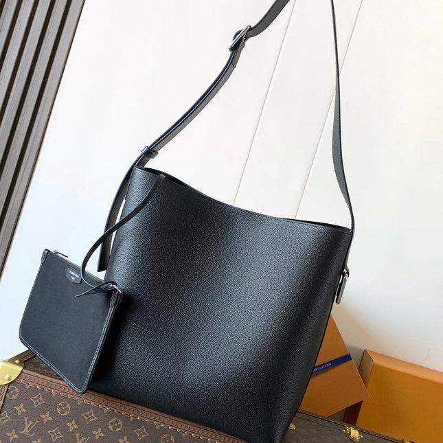 LV 26S VERSO HOBO BAG 33 IN BLACK CALFSKIN