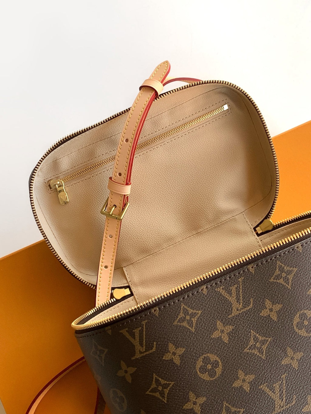 VANITY 24 IN BROWN MONOGRAM COATED CANVAS