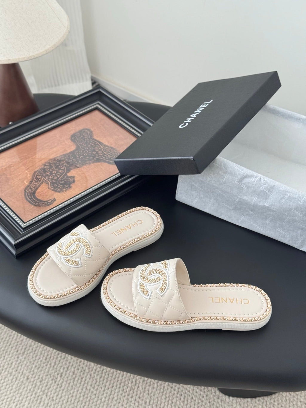 SLIPPER IN LIGHT BEIGE CALFSKIN MIX CHAIN BASE