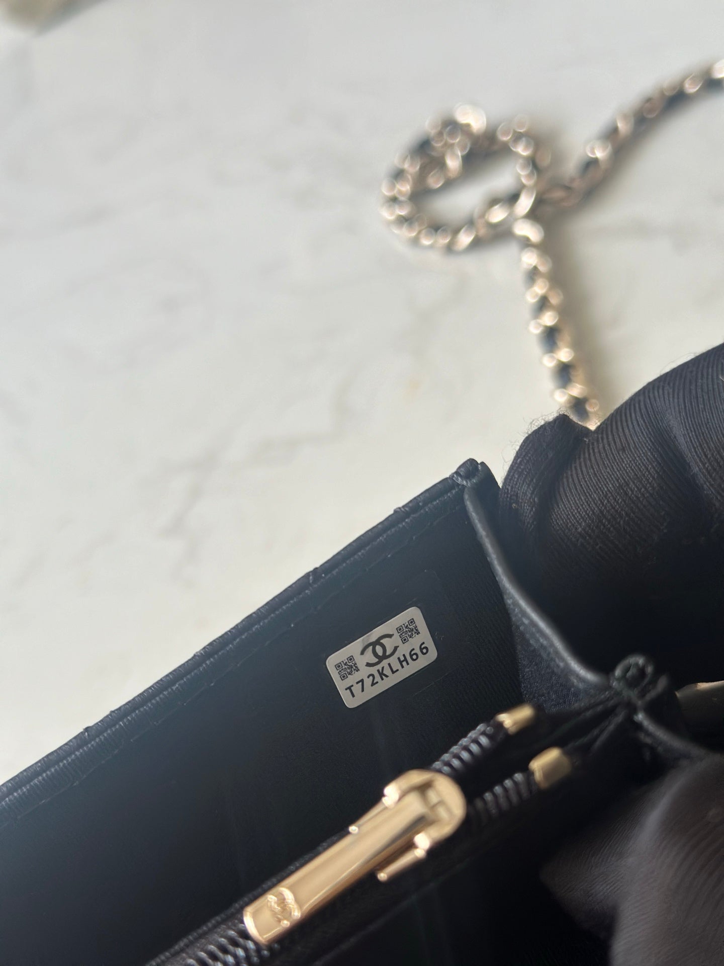 CHANEL 25S MINI FLAP BAG 18 IN BLACK CALFSKIN GOLD HARDWARE