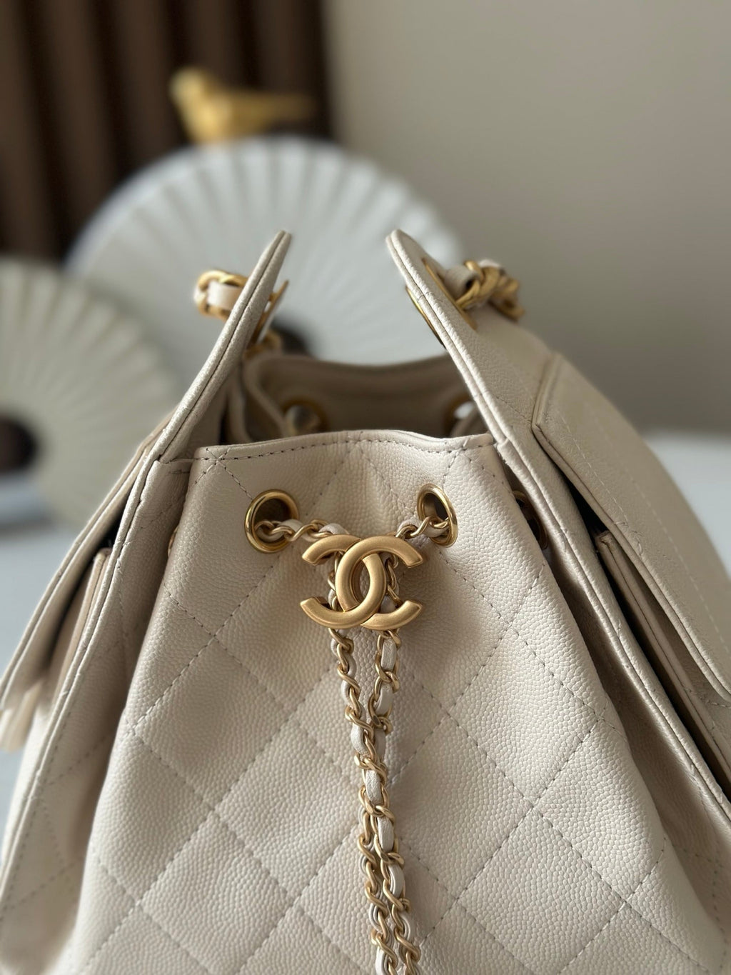 CHANEL 25S HOBO BAG 22 IN CREAM WHITE CALFSKIN GOLD HARDWARE