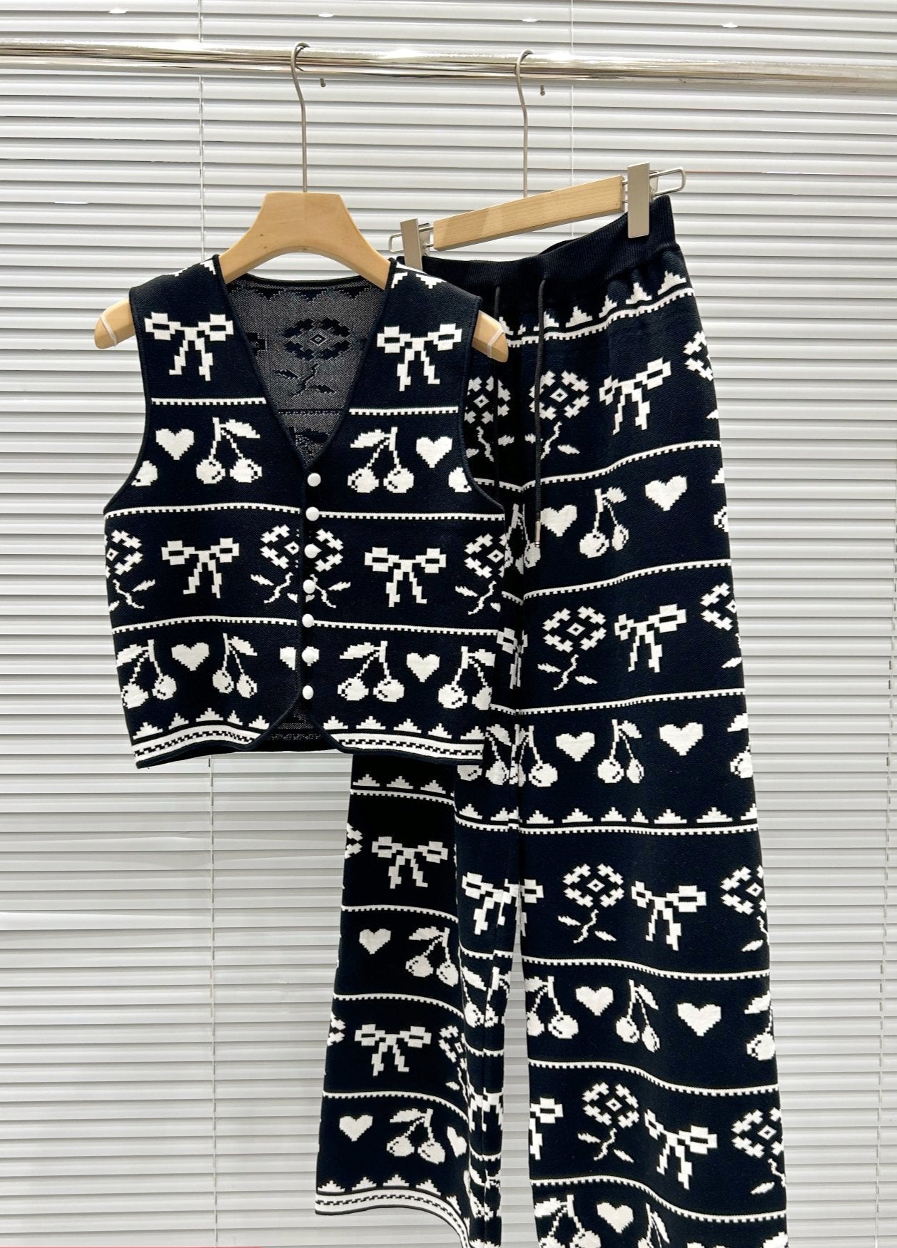 TOP AND STRAIGHT-LEG PANTS SET 25232