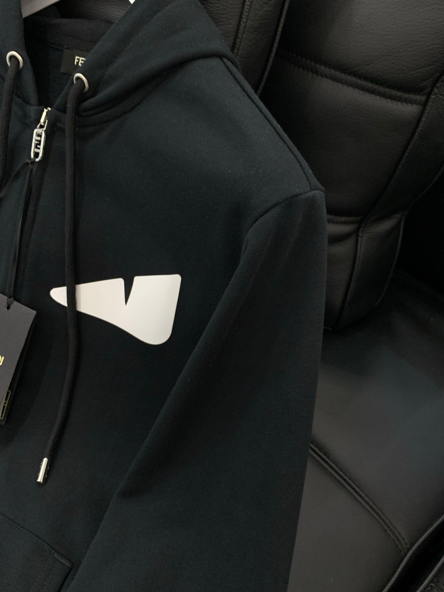 FENDI 26S ZIP-UP HOODIE 185