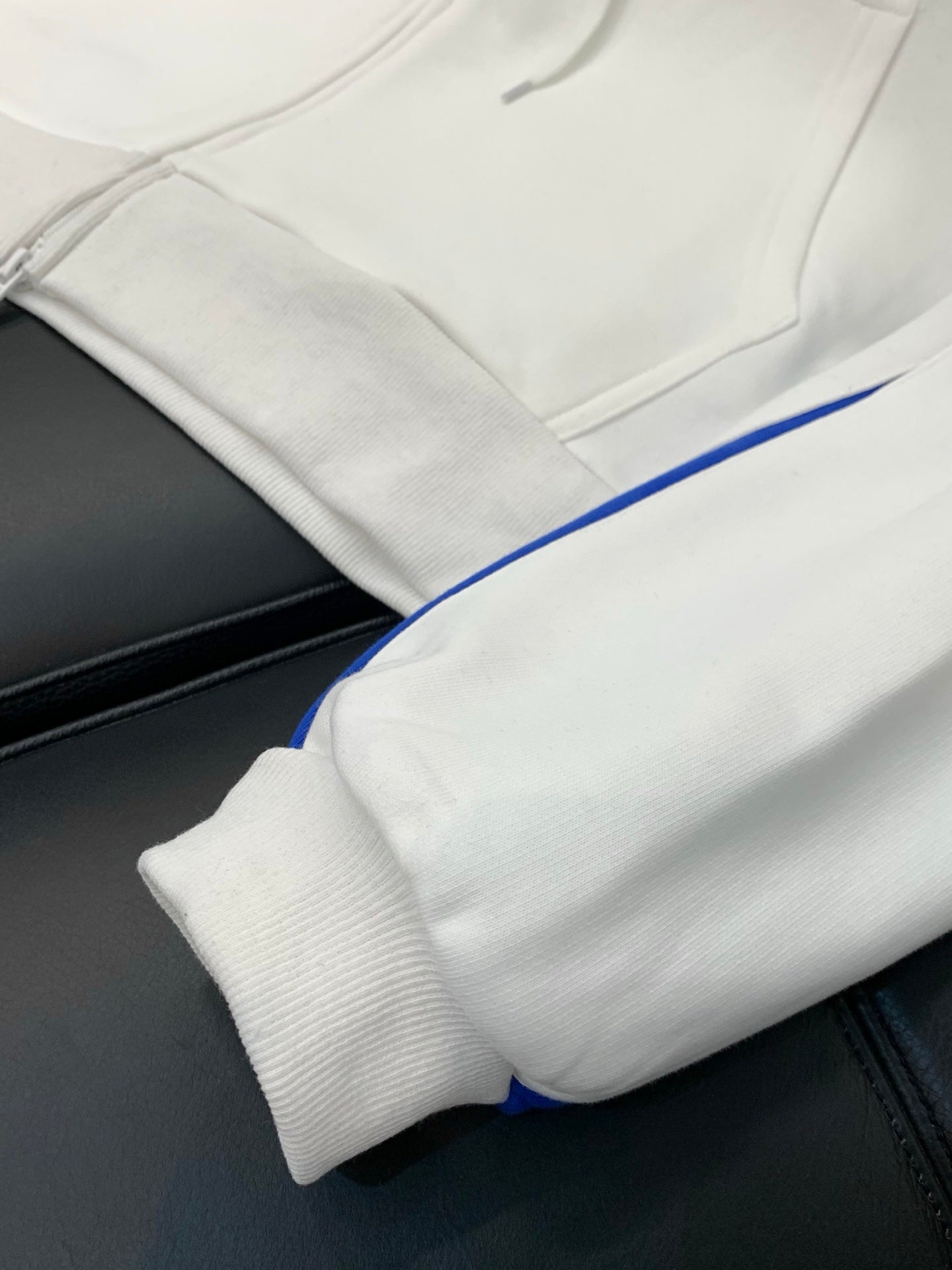BALENCIAGA 26S LONG SLEEVE SWEAT JACKET 110