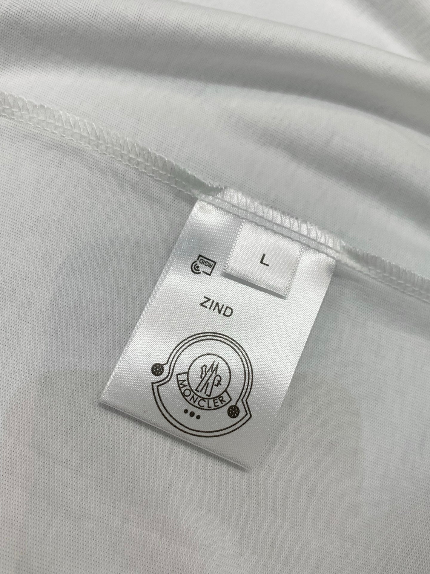 MONCLER 26S SHORT SLEEVE T-SHIRT 584