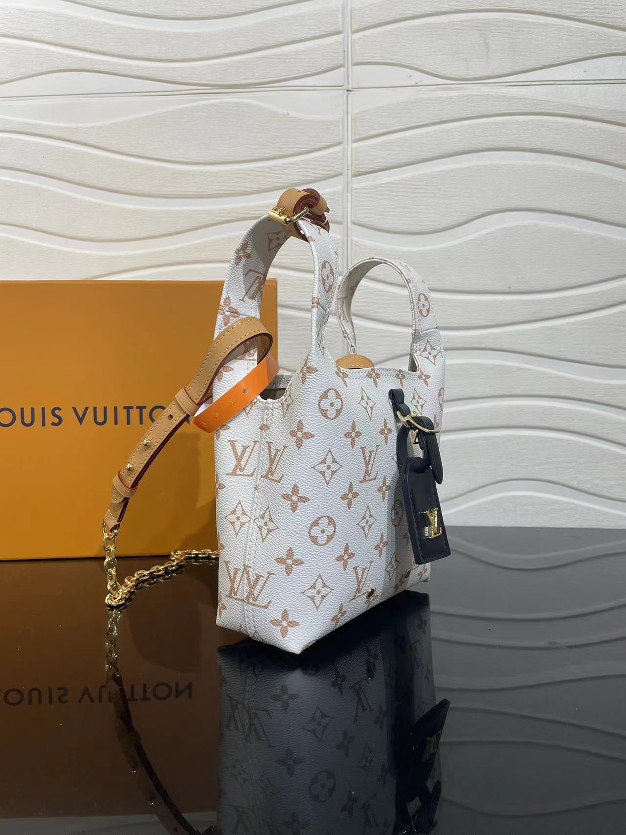 LV ATLANTIS BB 17 IN WHITE MONOGRAM COATED CANVAS