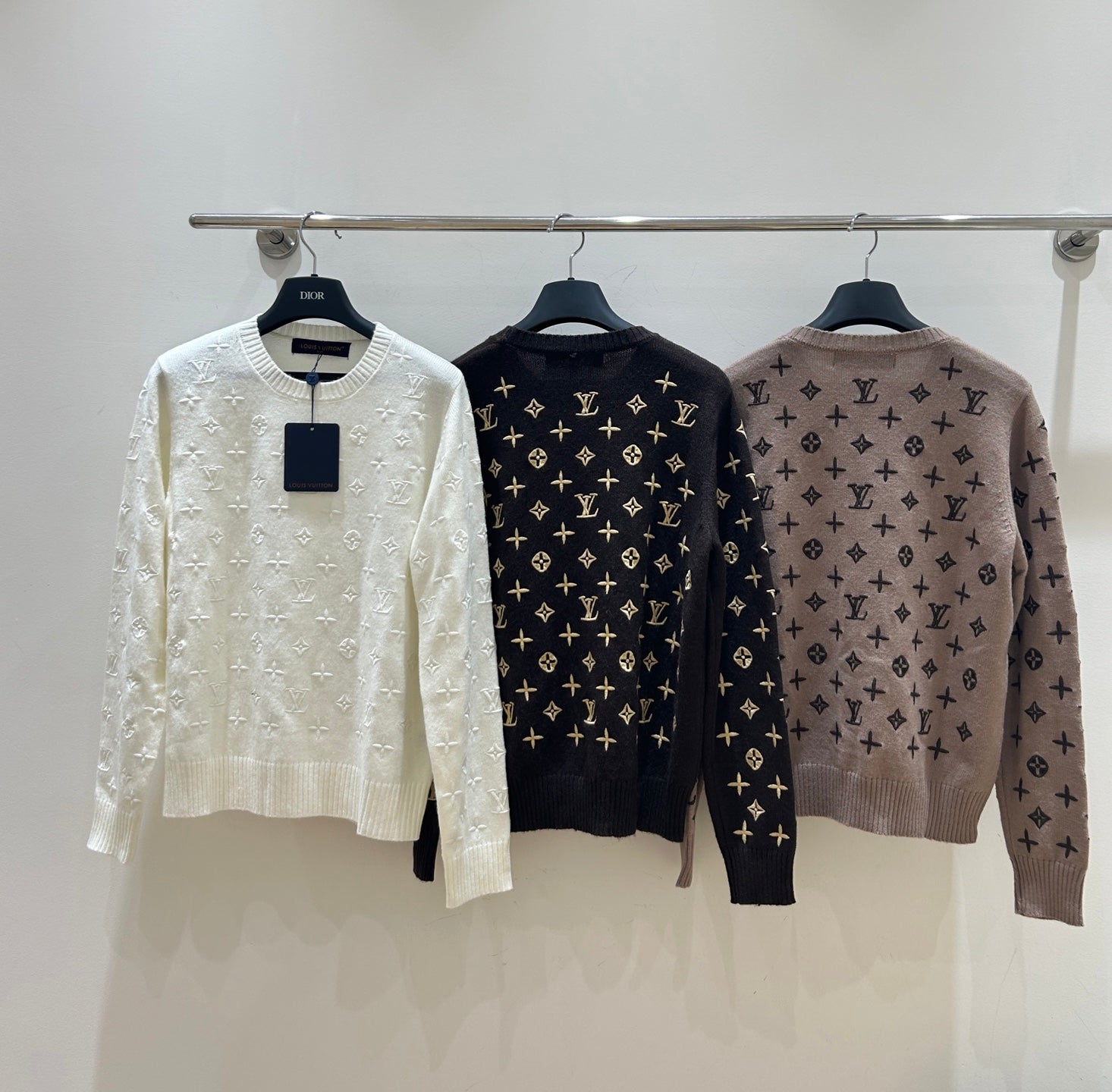 LV 25S SWEATER 0115