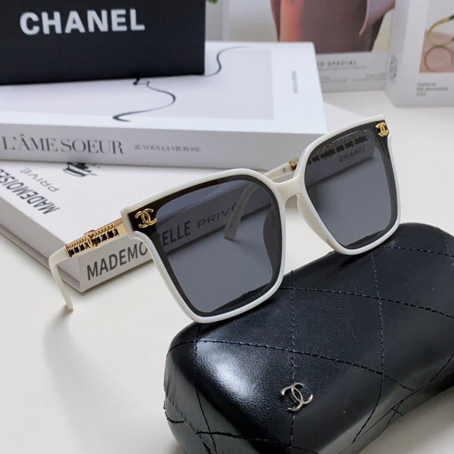 SQUARE SUNGLASSES 632885 IN WHITE ACETATE